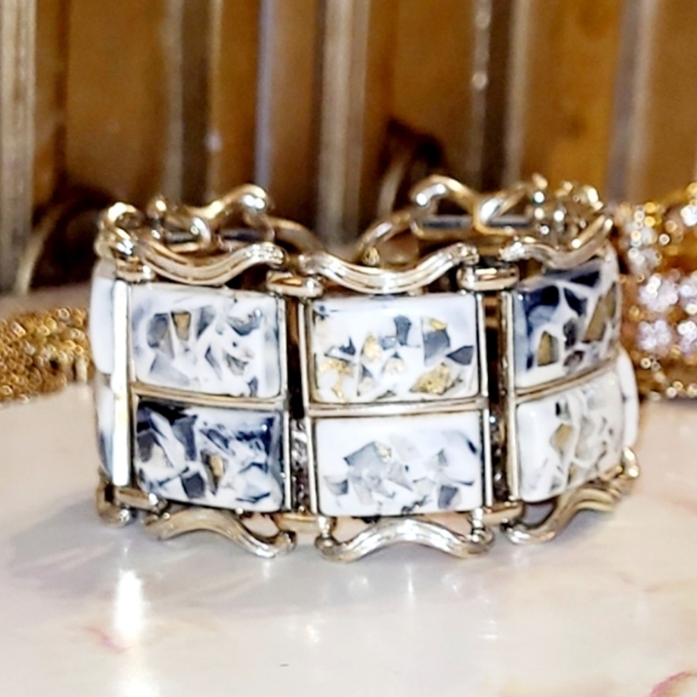 Rare Vintage Enamel Gold Flaked Coro Ornate Gold  Bracelet & Earrings Set - Picture 15 of 16